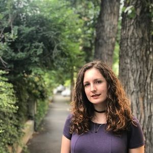 Meet your Posher, Caitlin